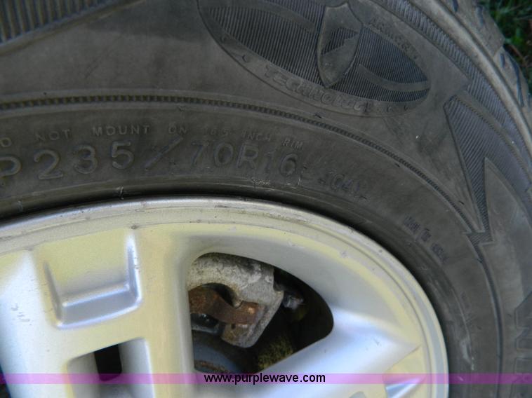 image for item B3649 2004 Ford Explorer