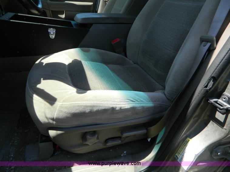 image for item B3649 2004 Ford Explorer