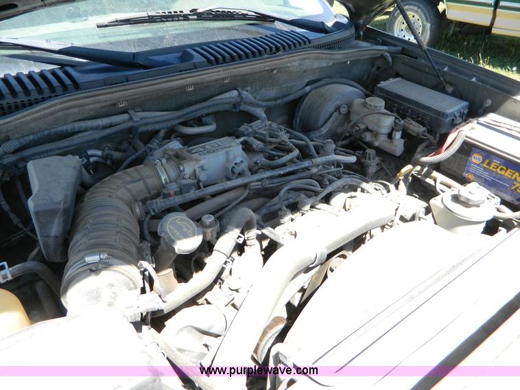 image for item B3649 2004 Ford Explorer