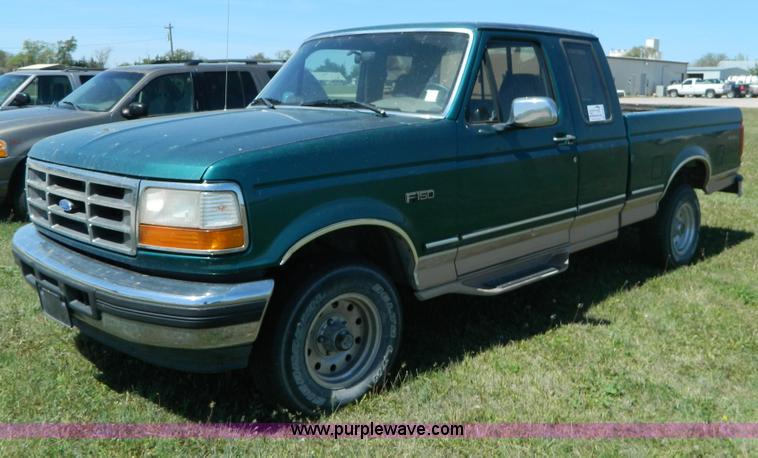 image for item B3650 1996 Ford F150 pickup truck