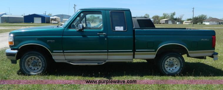 image for item B3650 1996 Ford F150 pickup truck