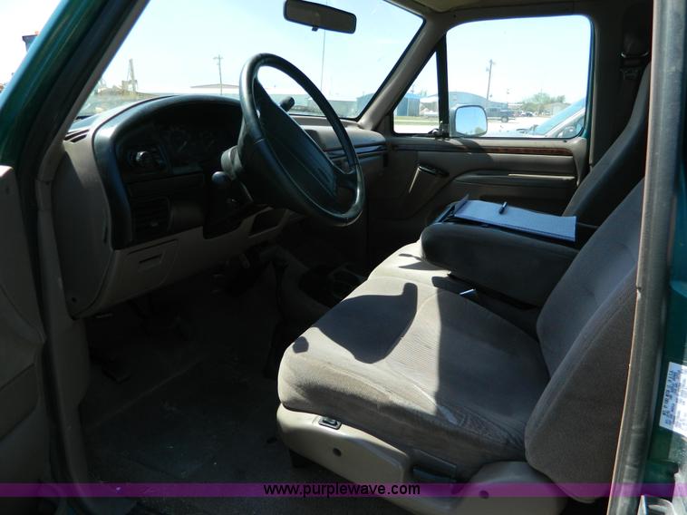 image for item B3650 1996 Ford F150 pickup truck