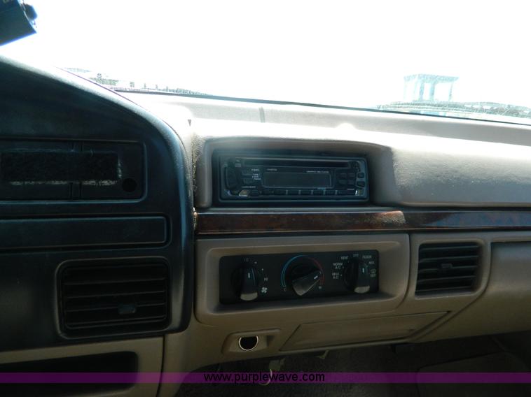 image for item B3650 1996 Ford F150 pickup truck