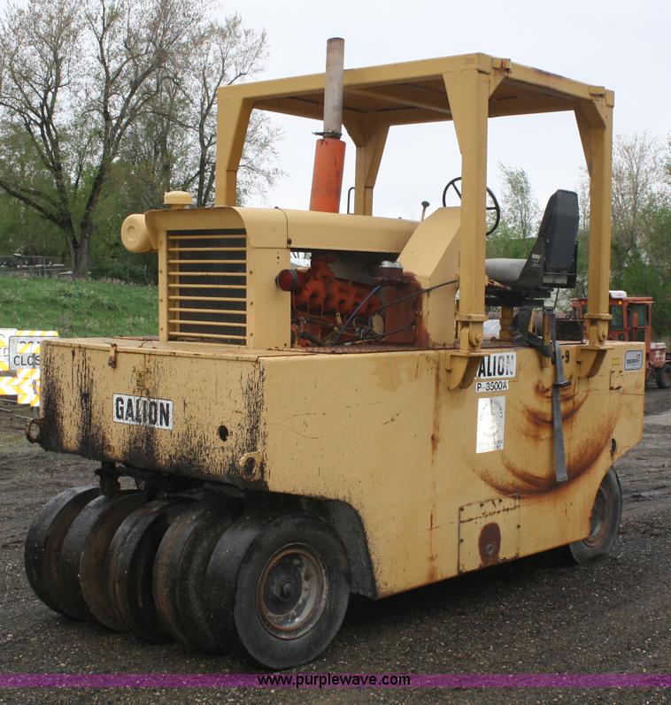 image for item B6508 1982 Galion P3500A rubber tire roller