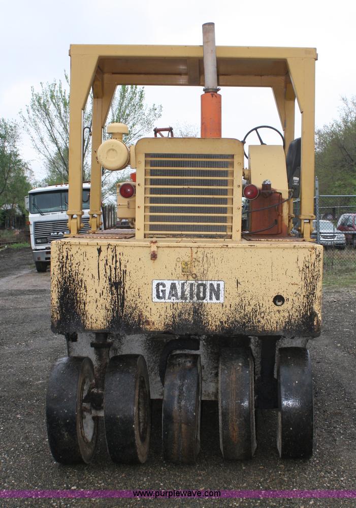 image for item B6508 1982 Galion P3500A rubber tire roller