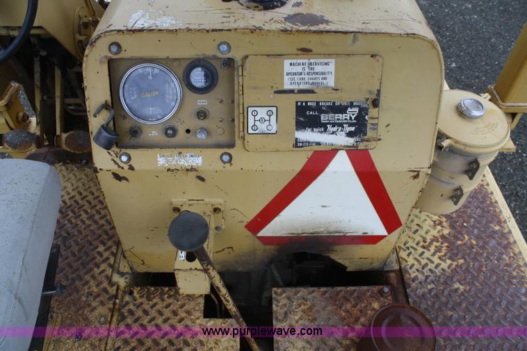 image for item B6508 1982 Galion P3500A rubber tire roller