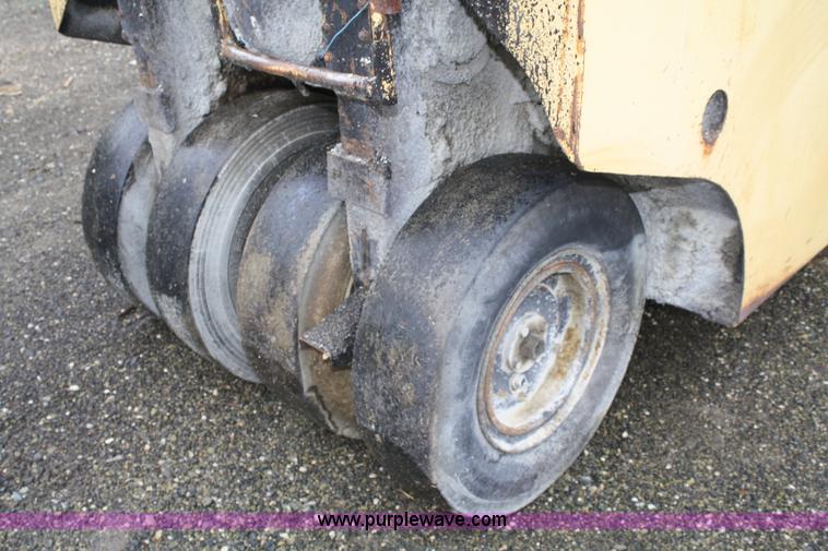 image for item B6508 1982 Galion P3500A rubber tire roller