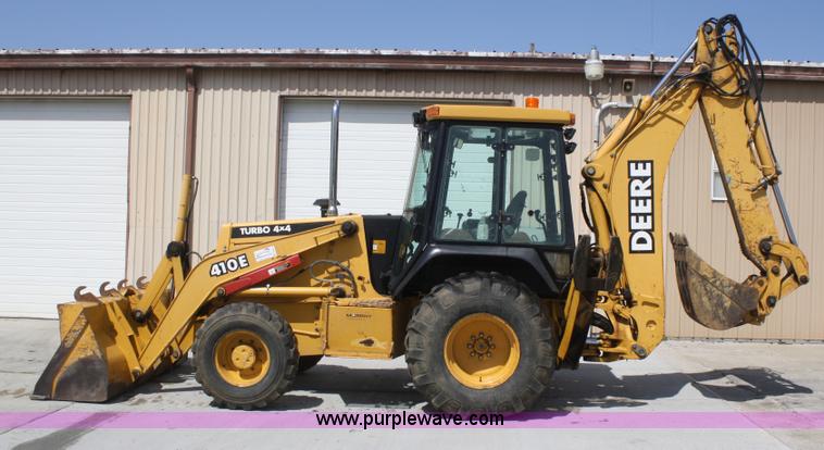 image for item B6523 1998 John Deere 410E backhoe