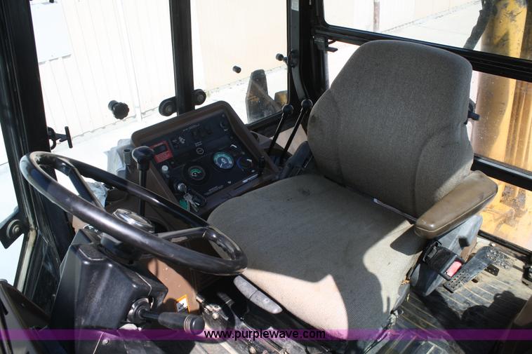 image for item B6523 1998 John Deere 410E backhoe