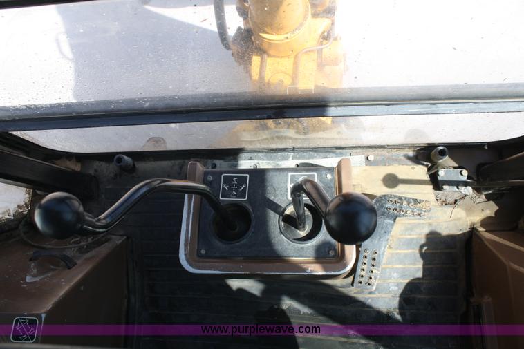 image for item B6523 1998 John Deere 410E backhoe