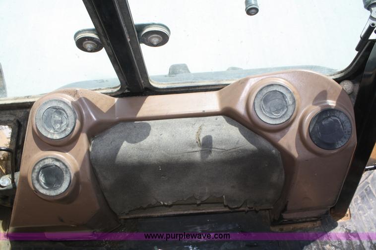 image for item B6523 1998 John Deere 410E backhoe