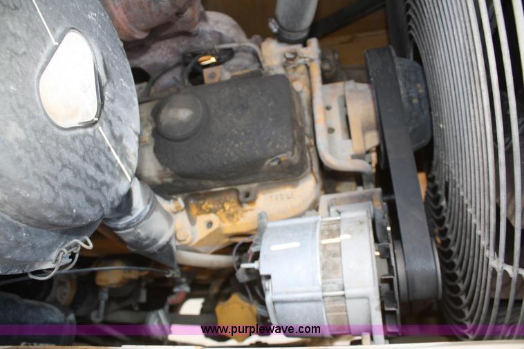 image for item B6523 1998 John Deere 410E backhoe