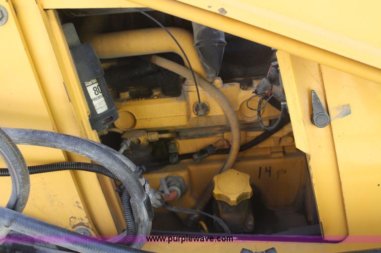 image for item B6523 1998 John Deere 410E backhoe