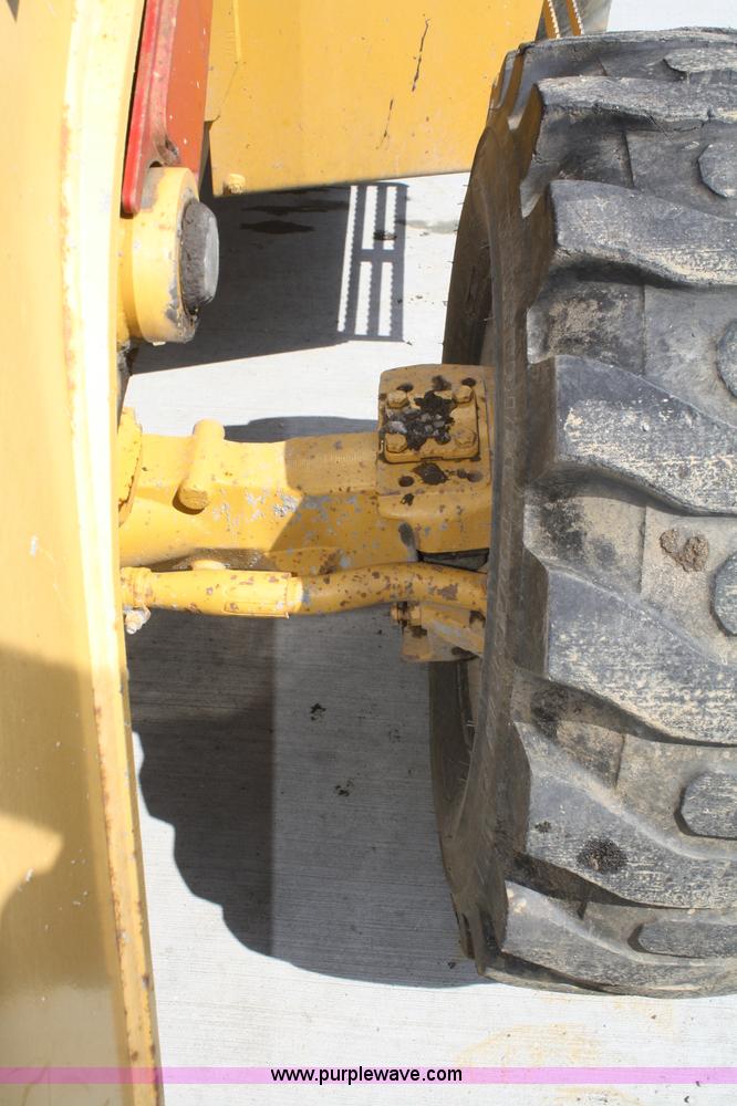 image for item B6523 1998 John Deere 410E backhoe