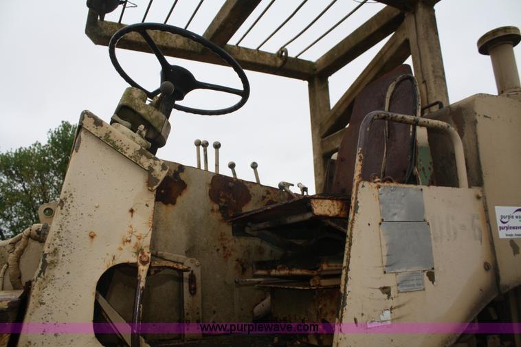 image for item B6997 Chrysler forklift