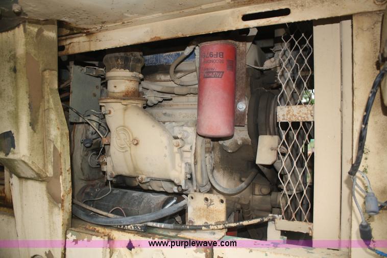 image for item B6997 Chrysler forklift