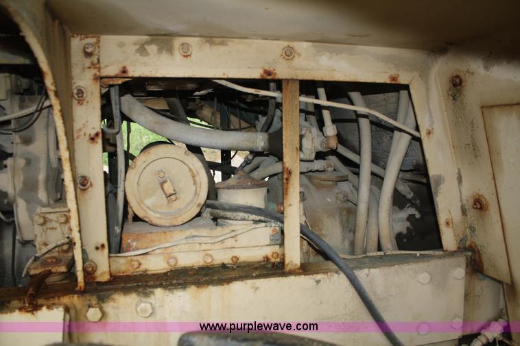 image for item B6997 Chrysler forklift