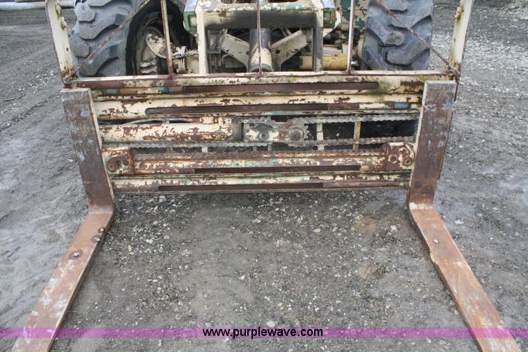 image for item B6997 Chrysler forklift