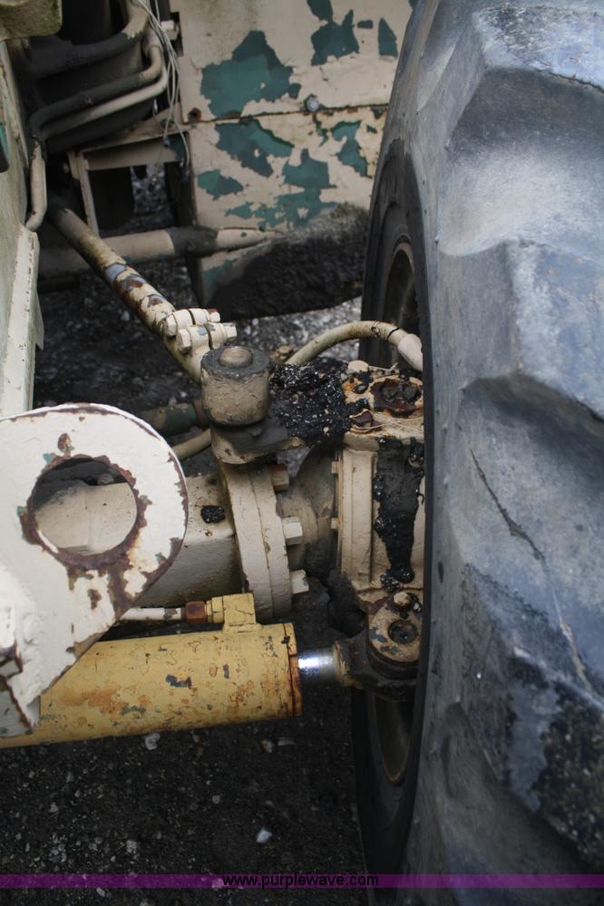 image for item B6997 Chrysler forklift