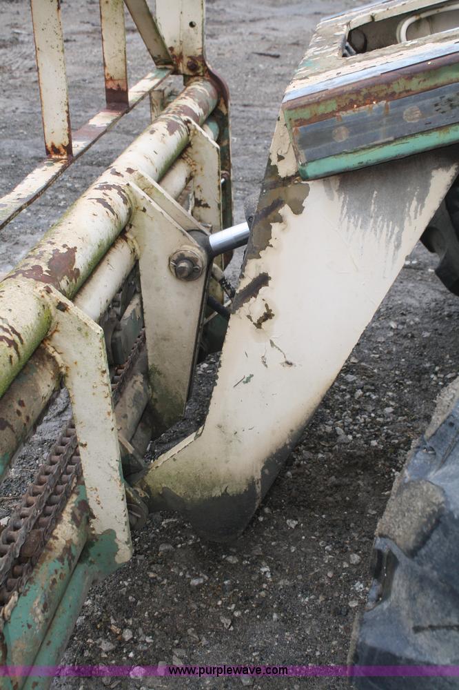 image for item B6997 Chrysler forklift