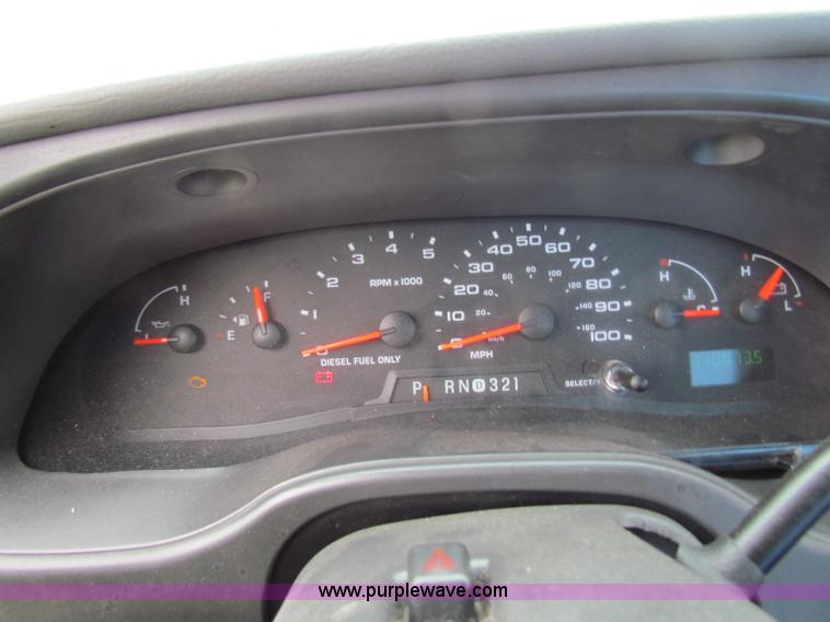 image for item B7217 2004 Ford E450 Super Duty ambulance cab and chassis