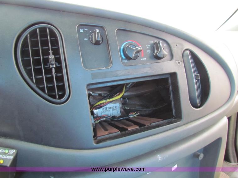 image for item B7217 2004 Ford E450 Super Duty ambulance cab and chassis