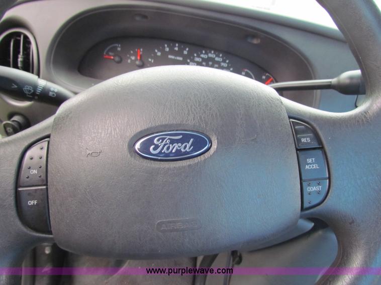 image for item B7217 2004 Ford E450 Super Duty ambulance cab and chassis