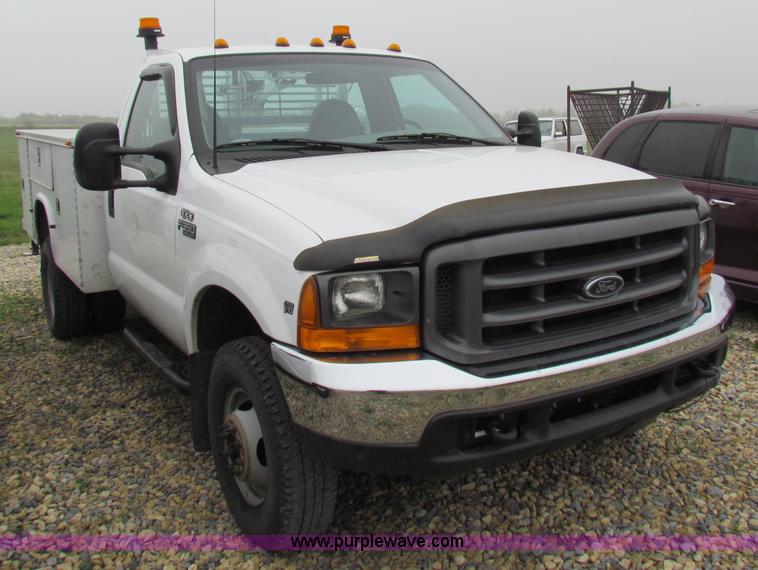 image for item B7218 1999 Ford F350 Super Duty utility truck