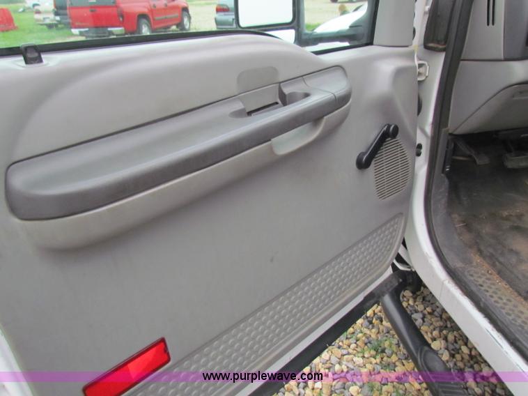 image for item B7218 1999 Ford F350 Super Duty utility truck