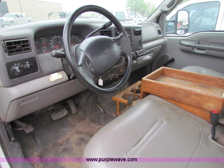 image for item B7218 1999 Ford F350 Super Duty utility truck