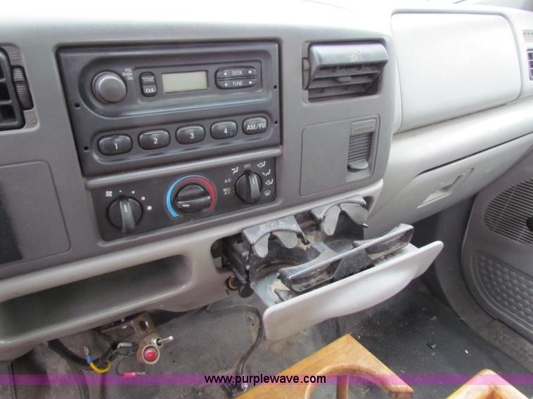 image for item B7218 1999 Ford F350 Super Duty utility truck