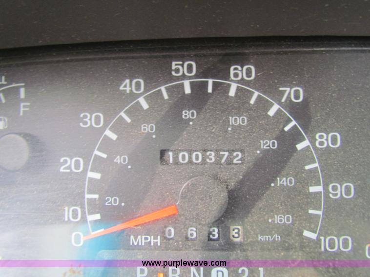 image for item B7218 1999 Ford F350 Super Duty utility truck