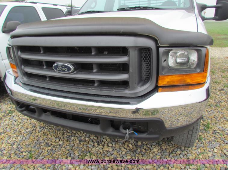 image for item B7218 1999 Ford F350 Super Duty utility truck