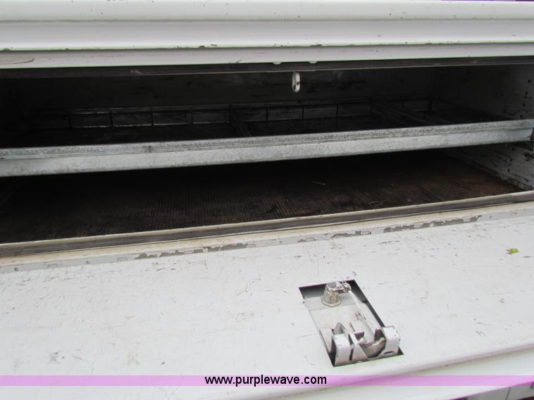 image for item B7218 1999 Ford F350 Super Duty utility truck