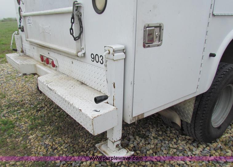 image for item B7218 1999 Ford F350 Super Duty utility truck