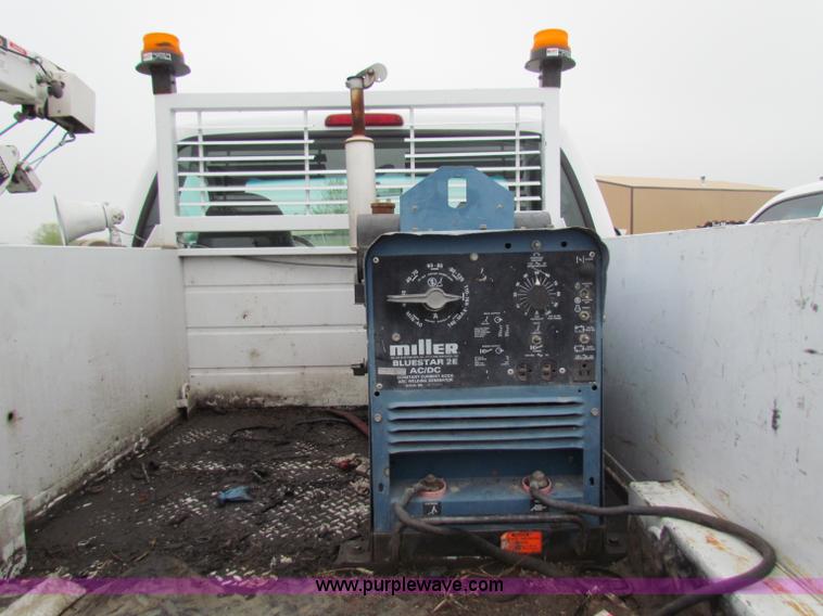 image for item B7218 1999 Ford F350 Super Duty utility truck