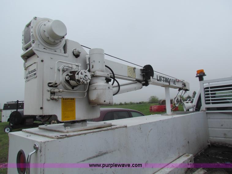 image for item B7218 1999 Ford F350 Super Duty utility truck