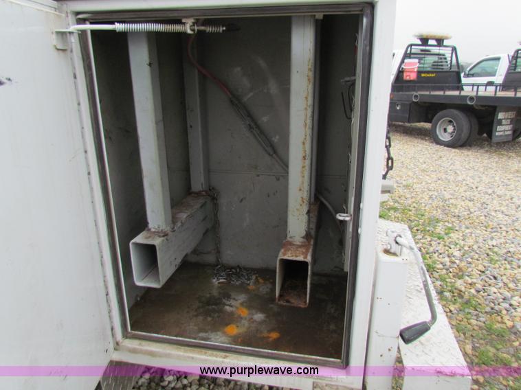 image for item B7218 1999 Ford F350 Super Duty utility truck