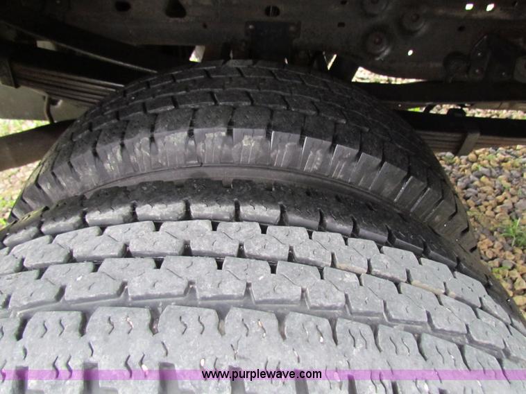 image for item B7218 1999 Ford F350 Super Duty utility truck