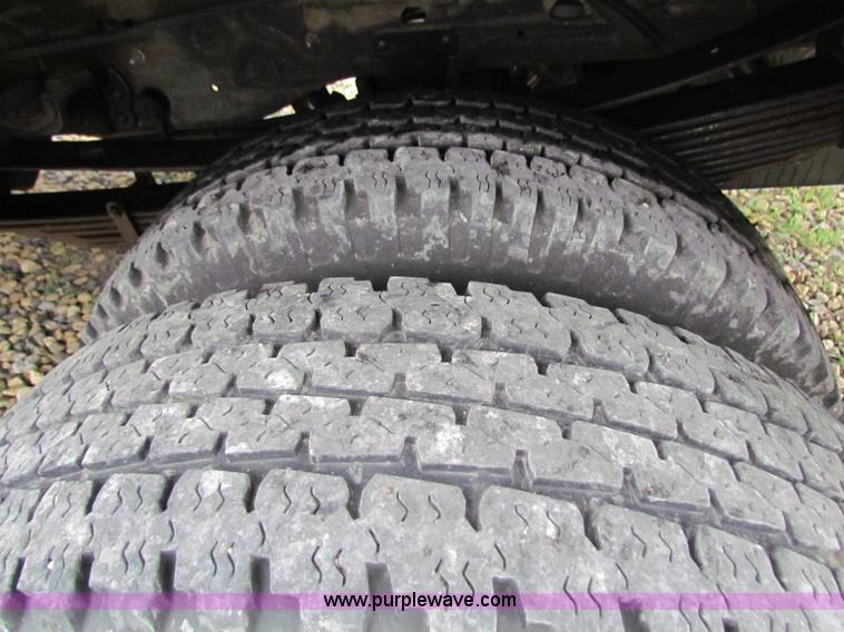 image for item B7218 1999 Ford F350 Super Duty utility truck