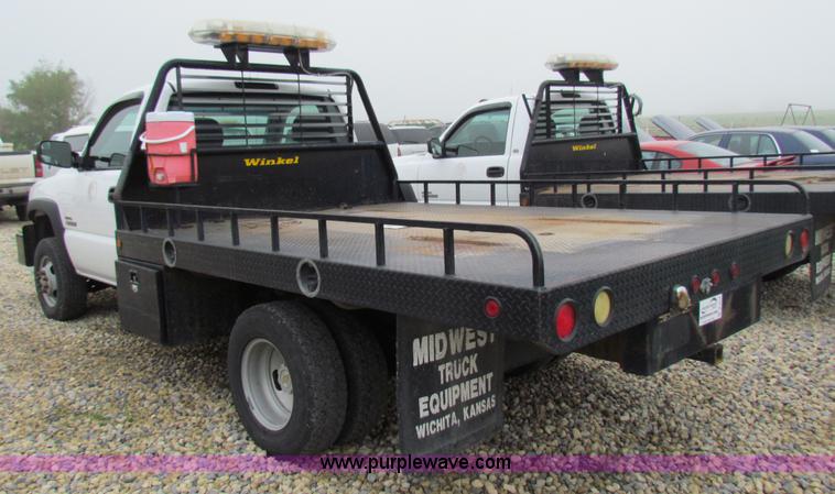 image for item B7219 2002 Chevrolet Silverado K3500 pickup truck