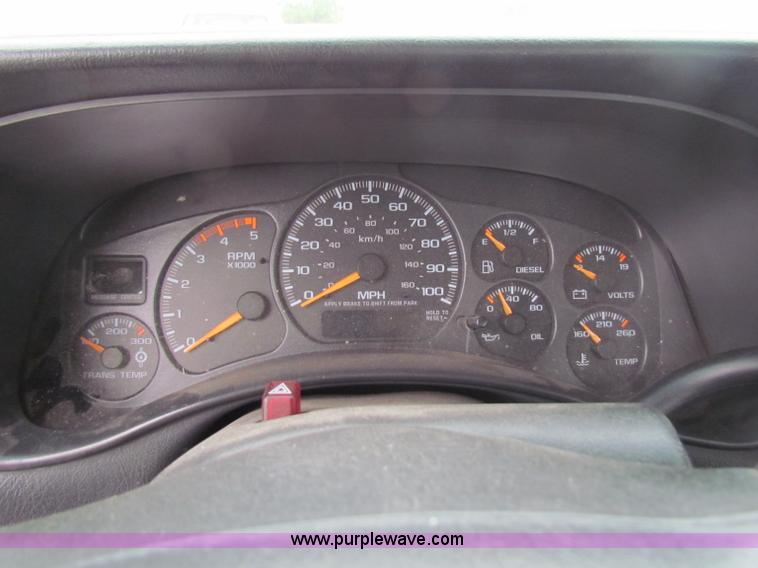 image for item B7219 2002 Chevrolet Silverado K3500 pickup truck