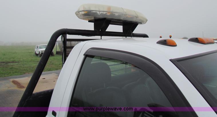 image for item B7219 2002 Chevrolet Silverado K3500 pickup truck