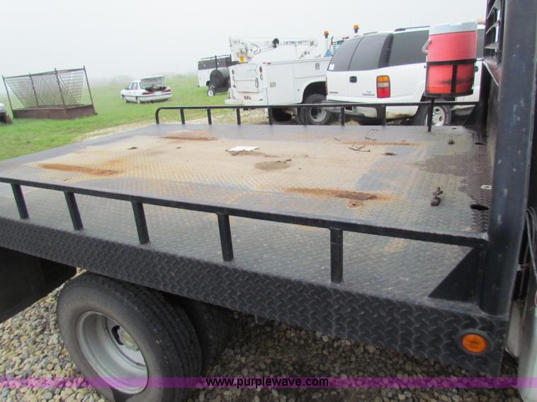 image for item B7219 2002 Chevrolet Silverado K3500 pickup truck