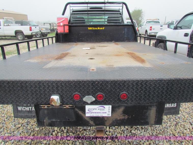 image for item B7219 2002 Chevrolet Silverado K3500 pickup truck