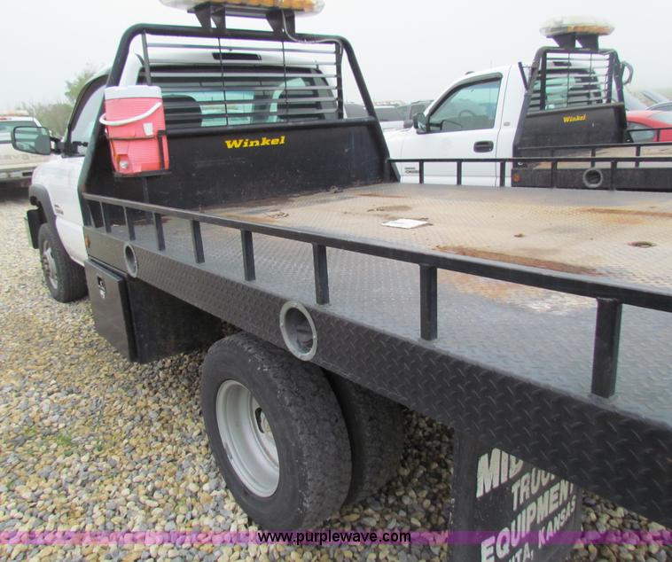 image for item B7219 2002 Chevrolet Silverado K3500 pickup truck