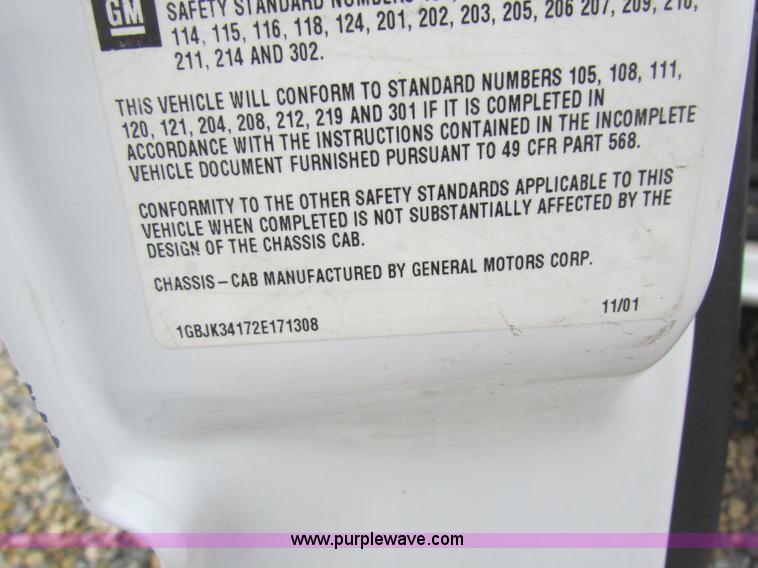 image for item B7219 2002 Chevrolet Silverado K3500 pickup truck