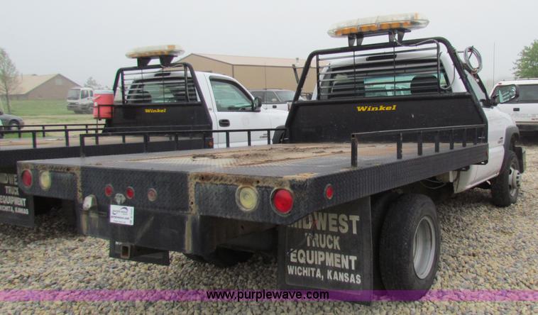 image for item B7220 2002 Chevrolet Silverado K3500 pickup truck