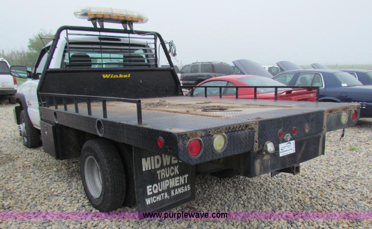 image for item B7220 2002 Chevrolet Silverado K3500 pickup truck