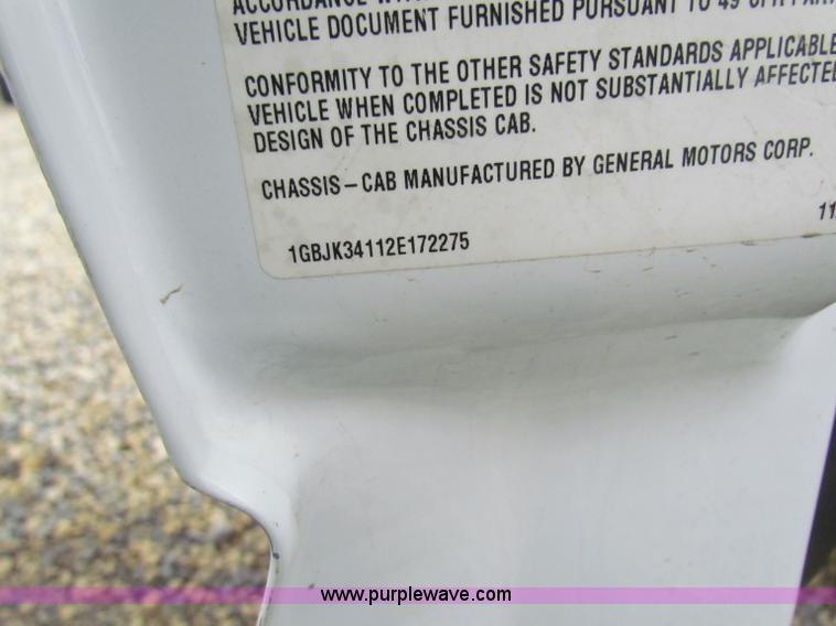 image for item B7220 2002 Chevrolet Silverado K3500 pickup truck